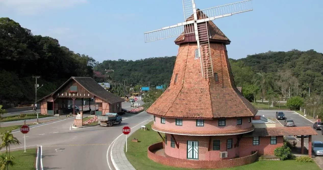 Câmara de Joinville Abre Concurso com Salários de até R$ 9,8 mil; Inscrições a partir de 17 de Junho